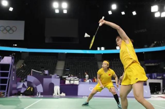 开云-开门红！陈清晨/贾一凡首战2比0战胜马来西亚组合