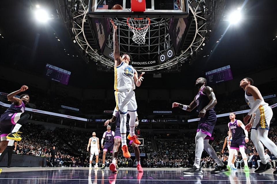 开云体育APP下载-表现倒也不算糟糕，但勇士锋线新星还需要展现出出更多的亮点才行